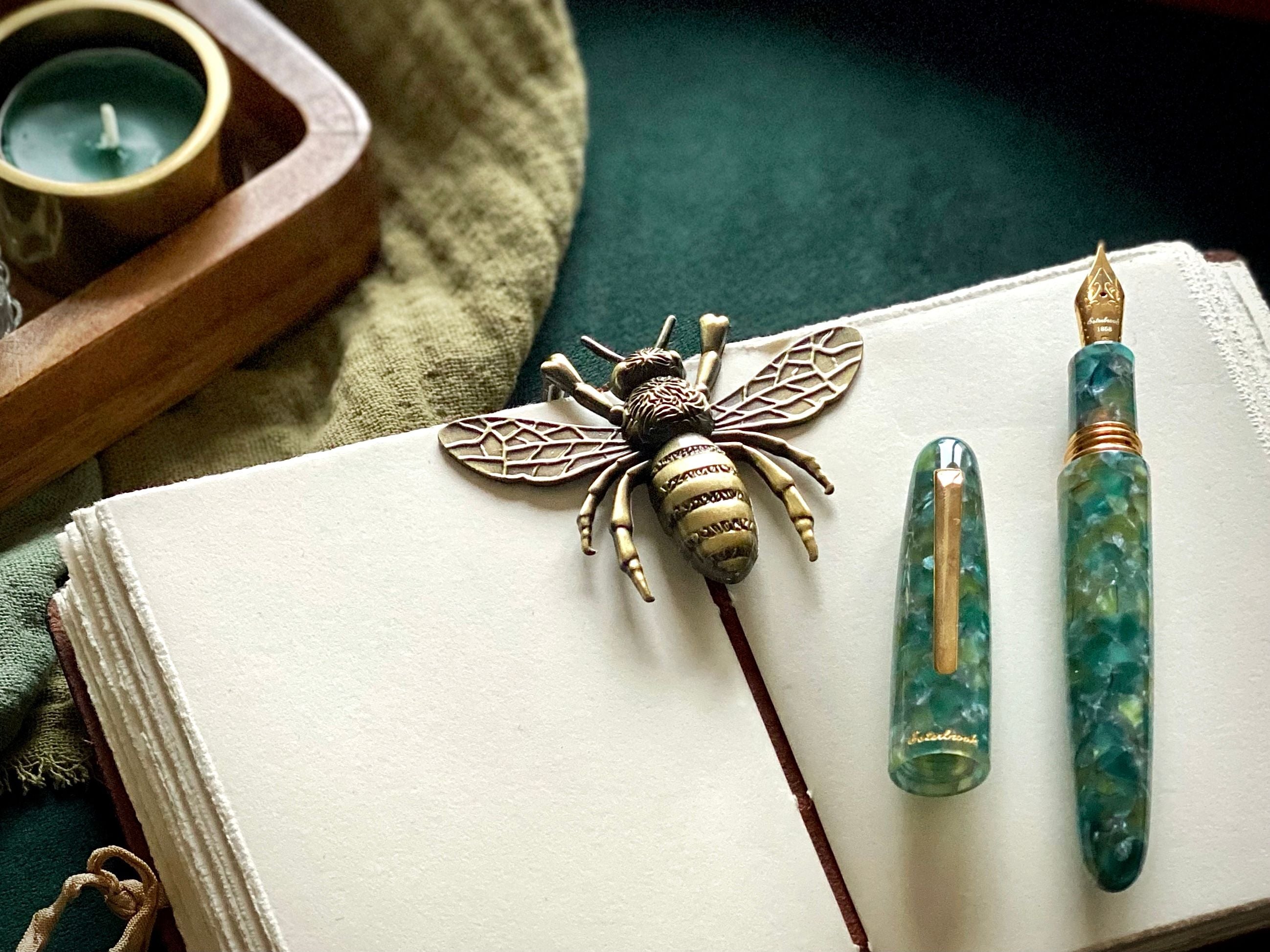 Esterbrook Bee Page Holder – Esterbrook Pens